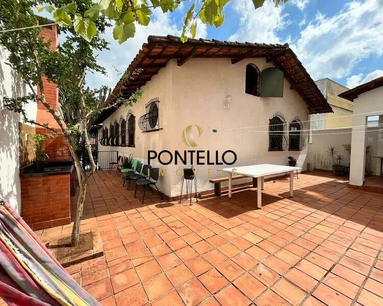 Casa à venda com 7 quartos, 270m² - Foto 17
