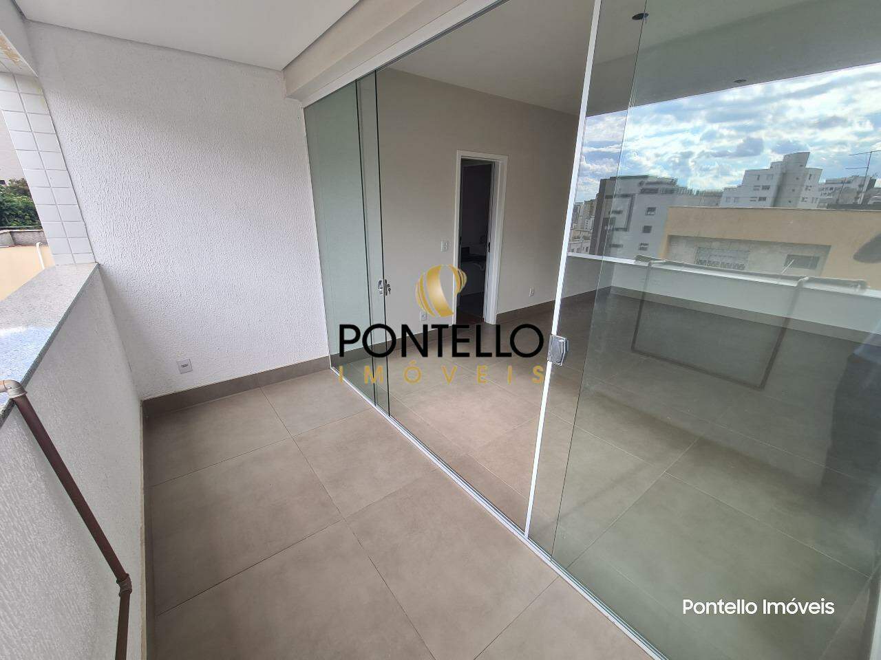 Apartamento à venda com 3 quartos, 97m² - Foto 3