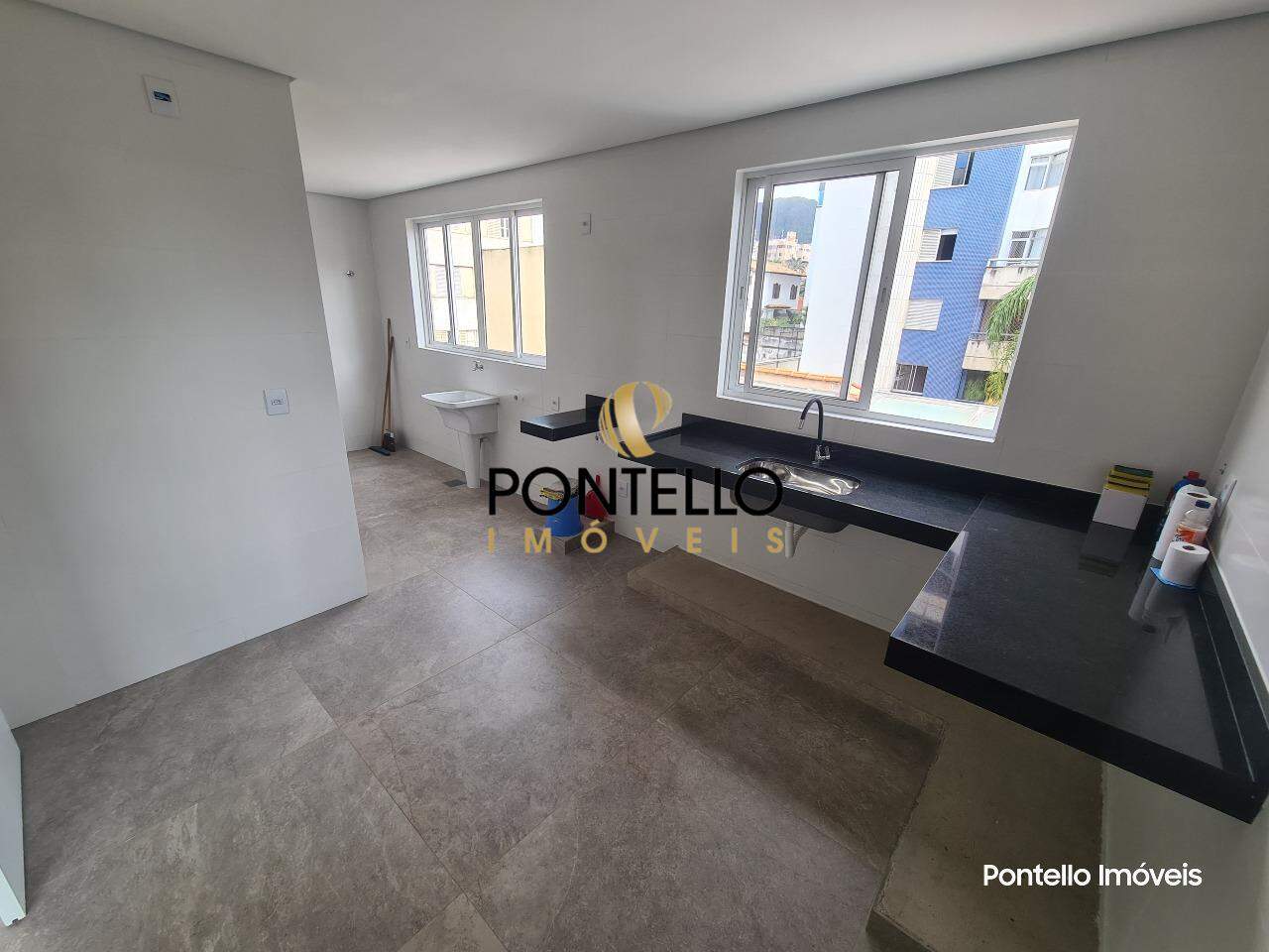 Apartamento à venda com 3 quartos, 97m² - Foto 11