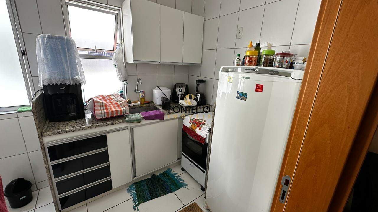 Apartamento à venda com 2 quartos, 73m² - Foto 4