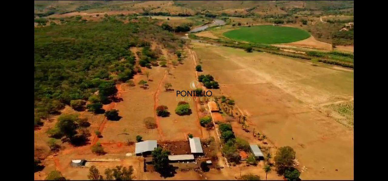 Fazenda à venda com 3 quartos, 612172m² - Foto 2
