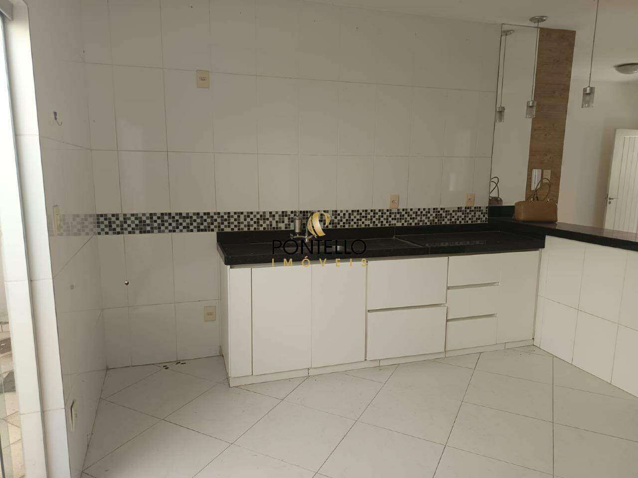 Casa à venda com 2 quartos, 150m² - Foto 10