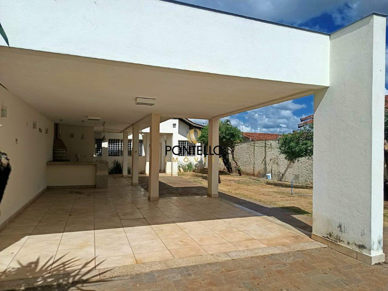 Casa à venda com 2 quartos, 150m² - Foto 3