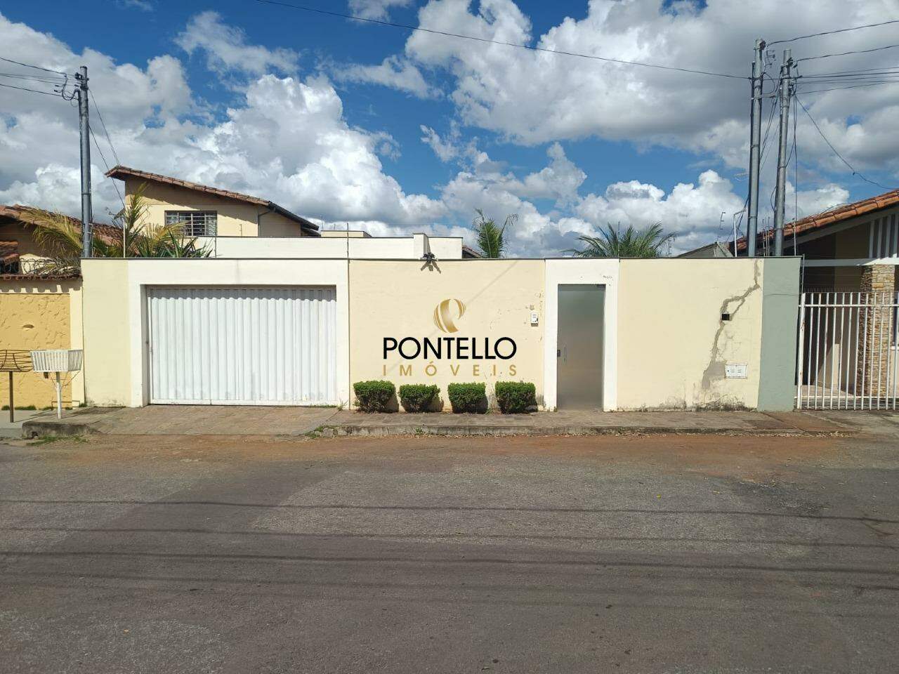 Casa à venda com 2 quartos, 150m² - Foto 1