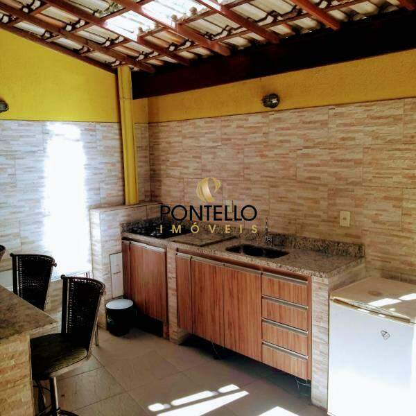Casa à venda com 3 quartos, 120m² - Foto 1
