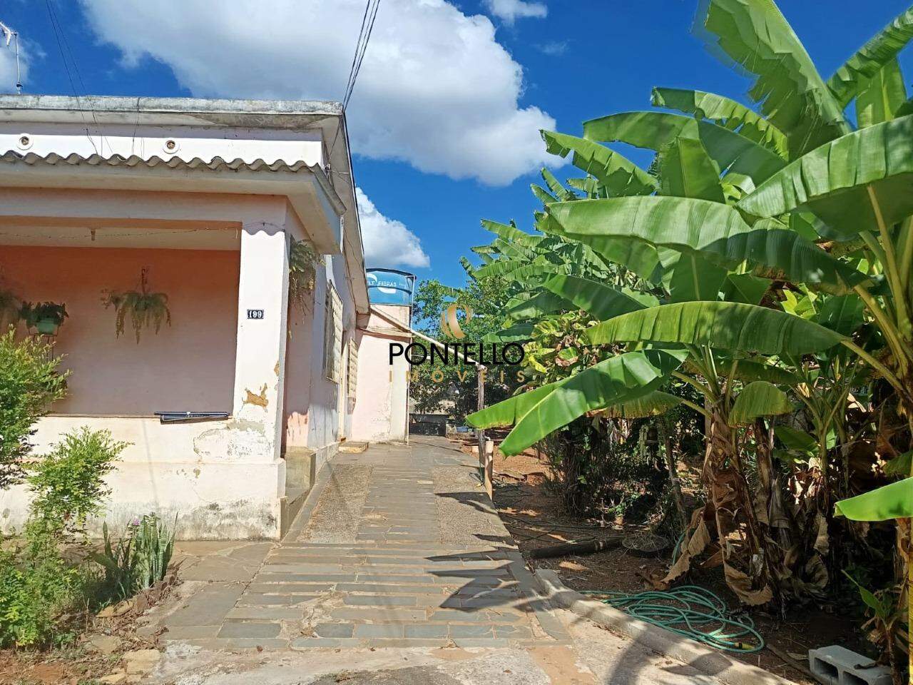 Casa à venda com 4 quartos, 207m² - Foto 2
