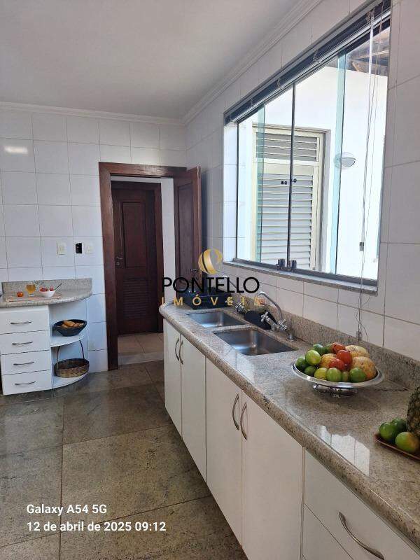 Casa à venda com 4 quartos, 560m² - Foto 15