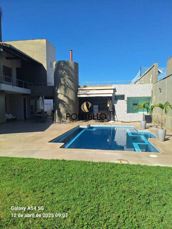 Casa à venda com 4 quartos, 560m² - Foto 4