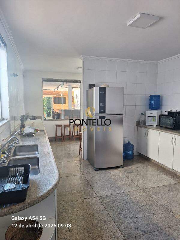 Casa à venda com 4 quartos, 560m² - Foto 16