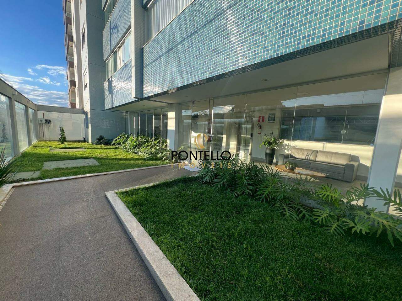 Apartamento à venda com 3 quartos, 185m² - Foto 1