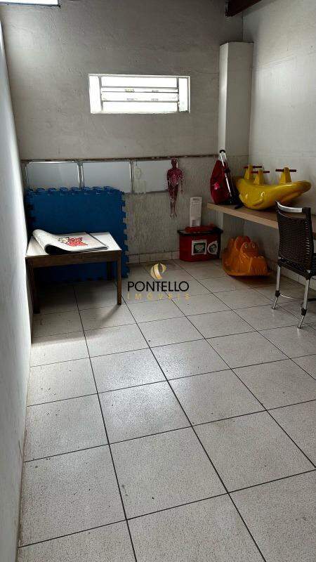 Casa à venda com 1 quarto, 400m² - Foto 10