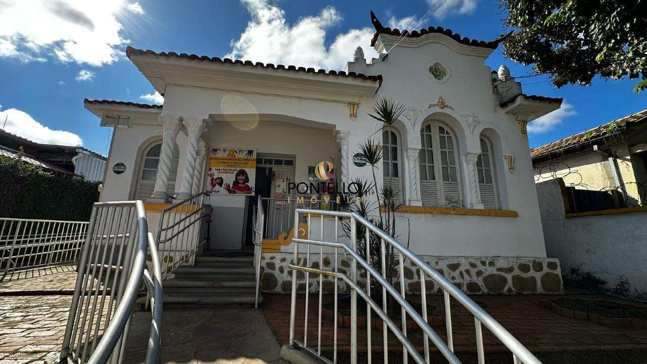 Casa à venda com 1 quarto, 400m² - Foto 1