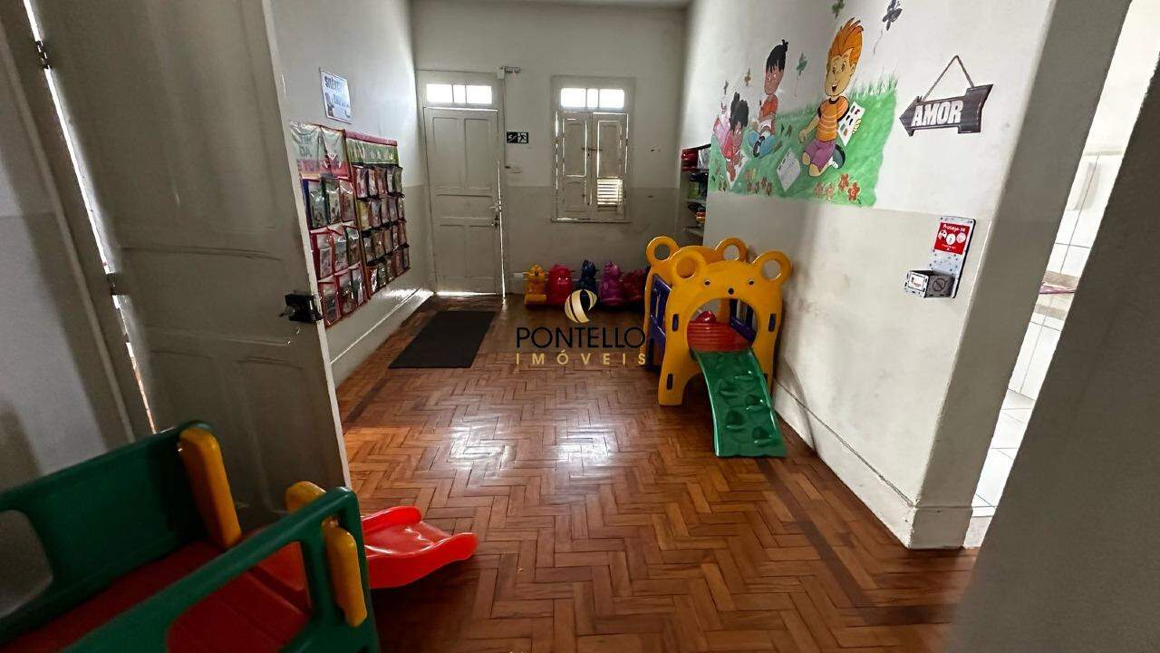 Casa à venda com 1 quarto, 400m² - Foto 17
