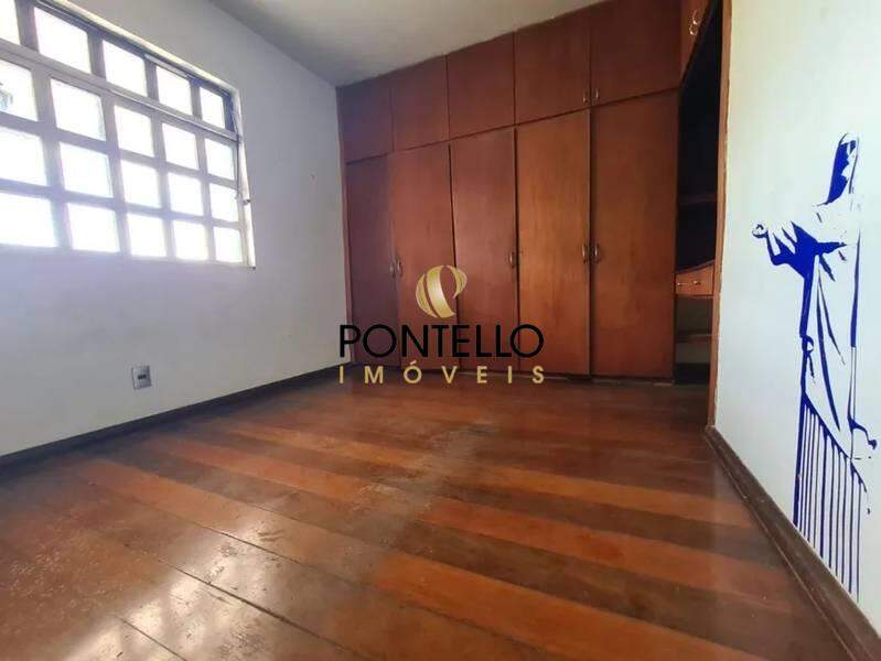 Casa à venda com 4 quartos, 336m² - Foto 6