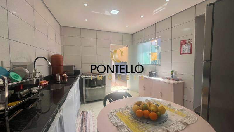 Casa à venda com 3 quartos, 201m² - Foto 11