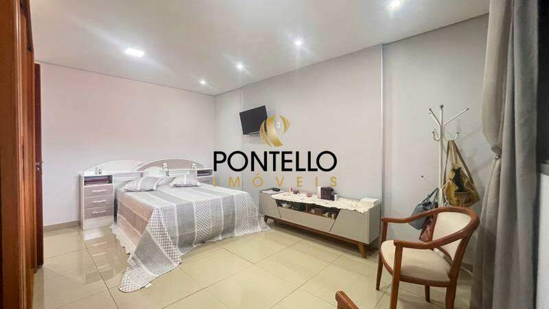 Casa à venda com 3 quartos, 201m² - Foto 12