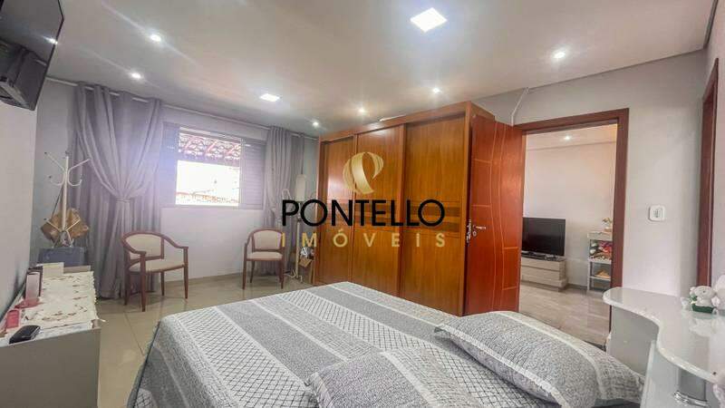 Casa à venda com 3 quartos, 201m² - Foto 16