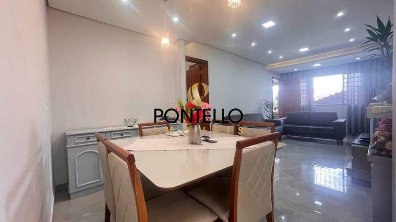 Casa à venda com 3 quartos, 201m² - Foto 2