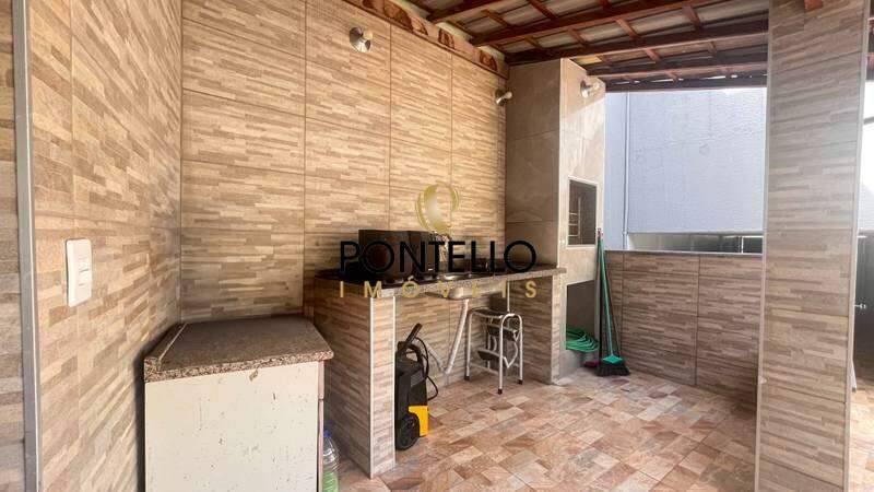 Casa à venda com 3 quartos, 201m² - Foto 4
