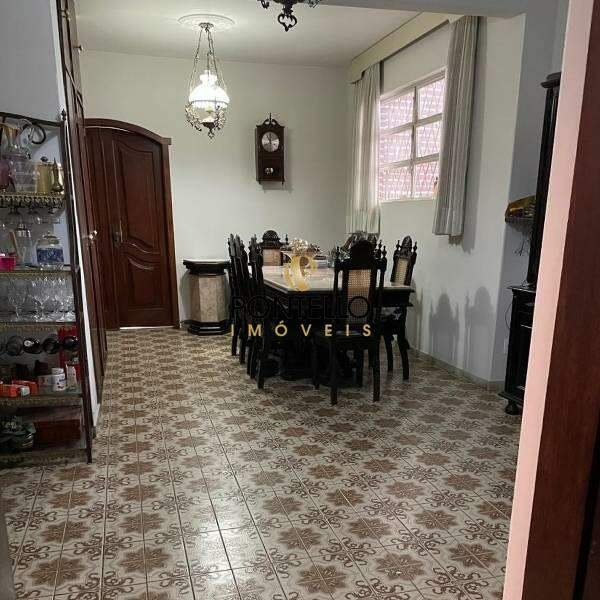 Casa, 4 quartos, 273 m² - Foto 1