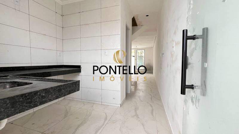 Casa à venda com 2 quartos, 65m² - Foto 8