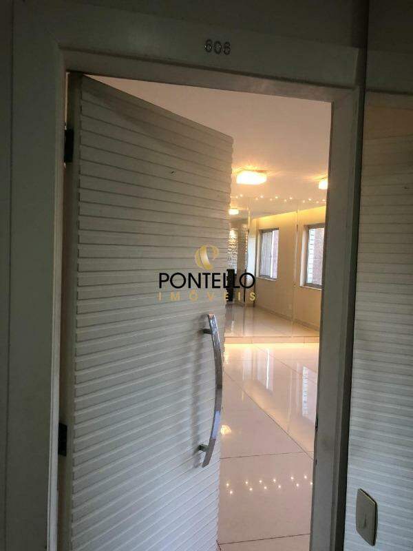 Apartamento para alugar com 3 quartos, 180m² - Foto 2