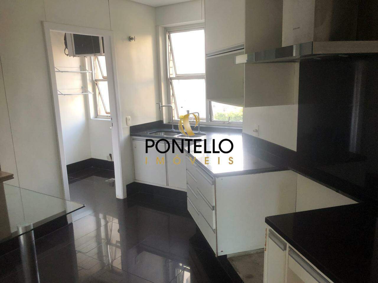 Apartamento para alugar com 3 quartos, 180m² - Foto 11