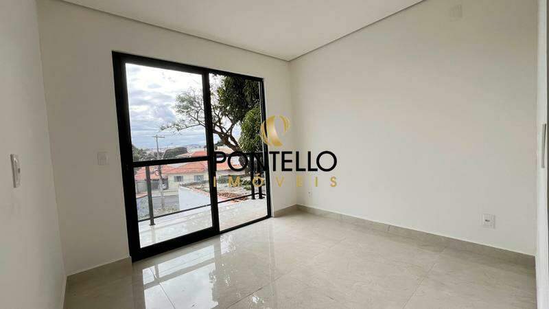 Casa à venda com 3 quartos, 215m² - Foto 14