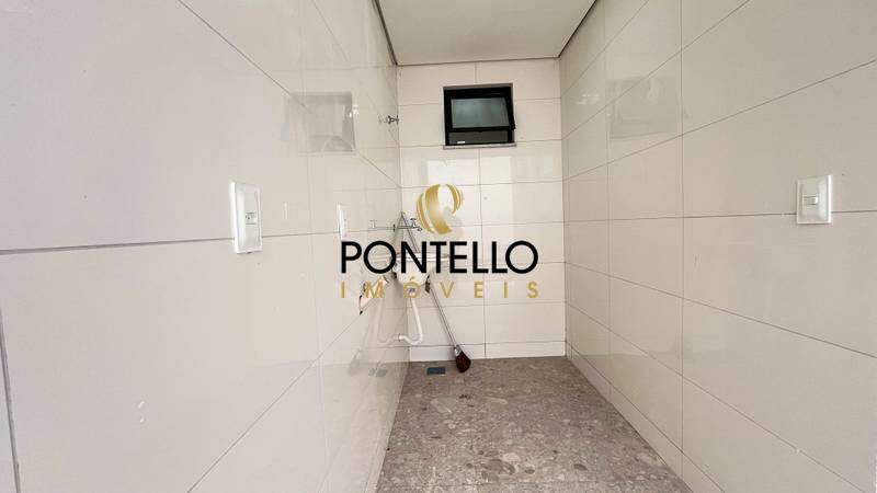 Casa à venda com 3 quartos, 215m² - Foto 4