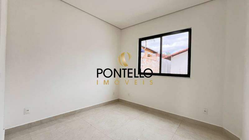 Casa à venda com 3 quartos, 215m² - Foto 8