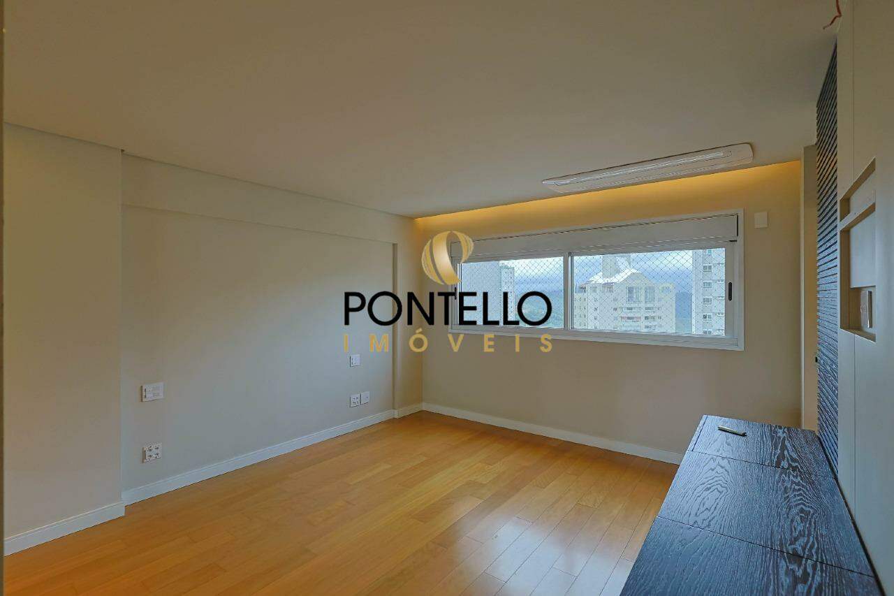 Apartamento para alugar com 3 quartos, 260m² - Foto 12