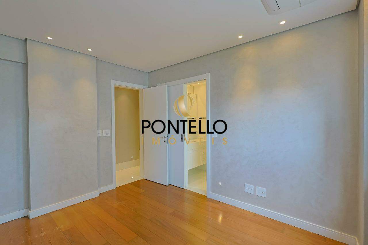 Apartamento para alugar com 3 quartos, 260m² - Foto 18