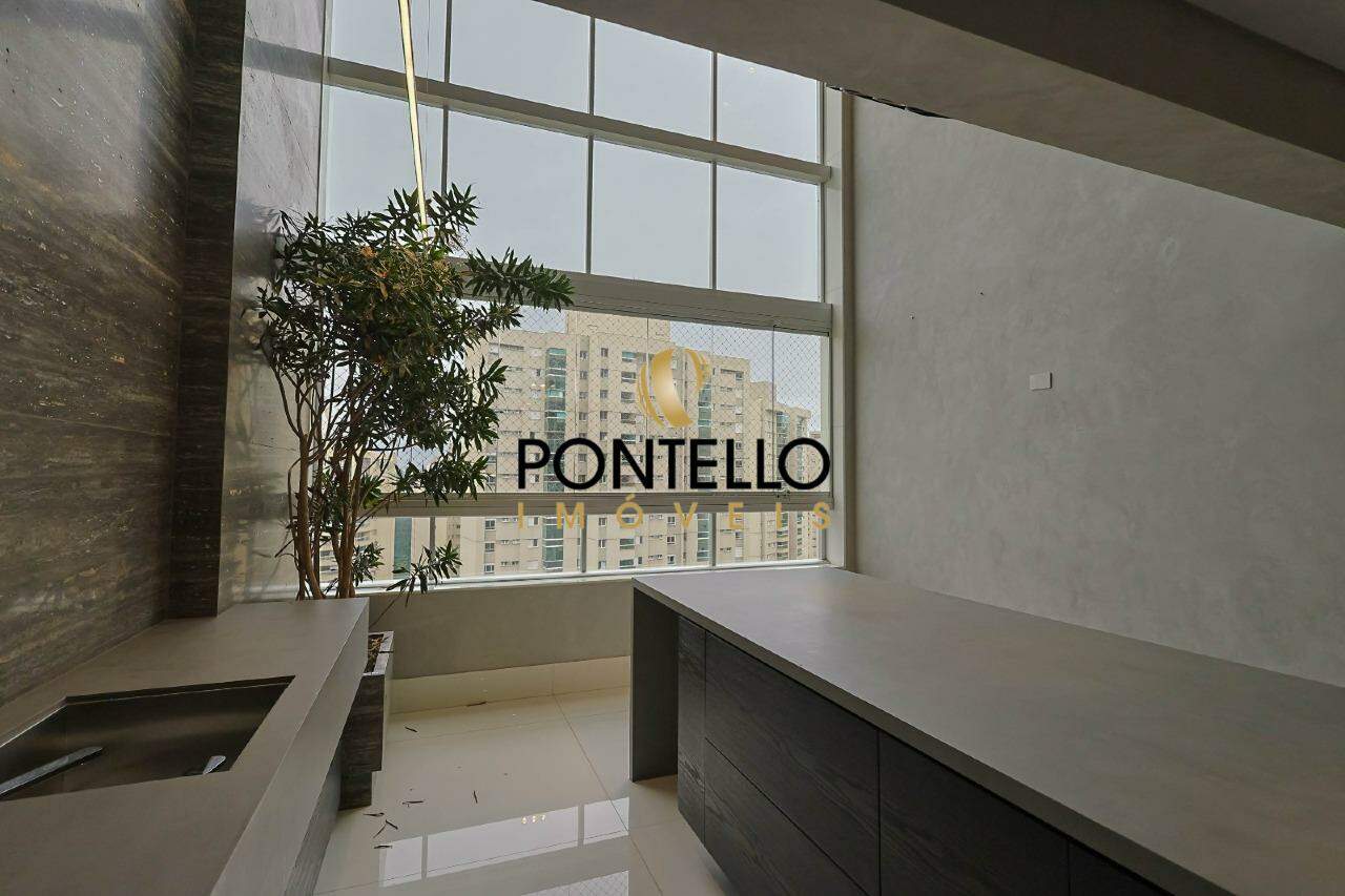 Apartamento para alugar com 3 quartos, 260m² - Foto 3