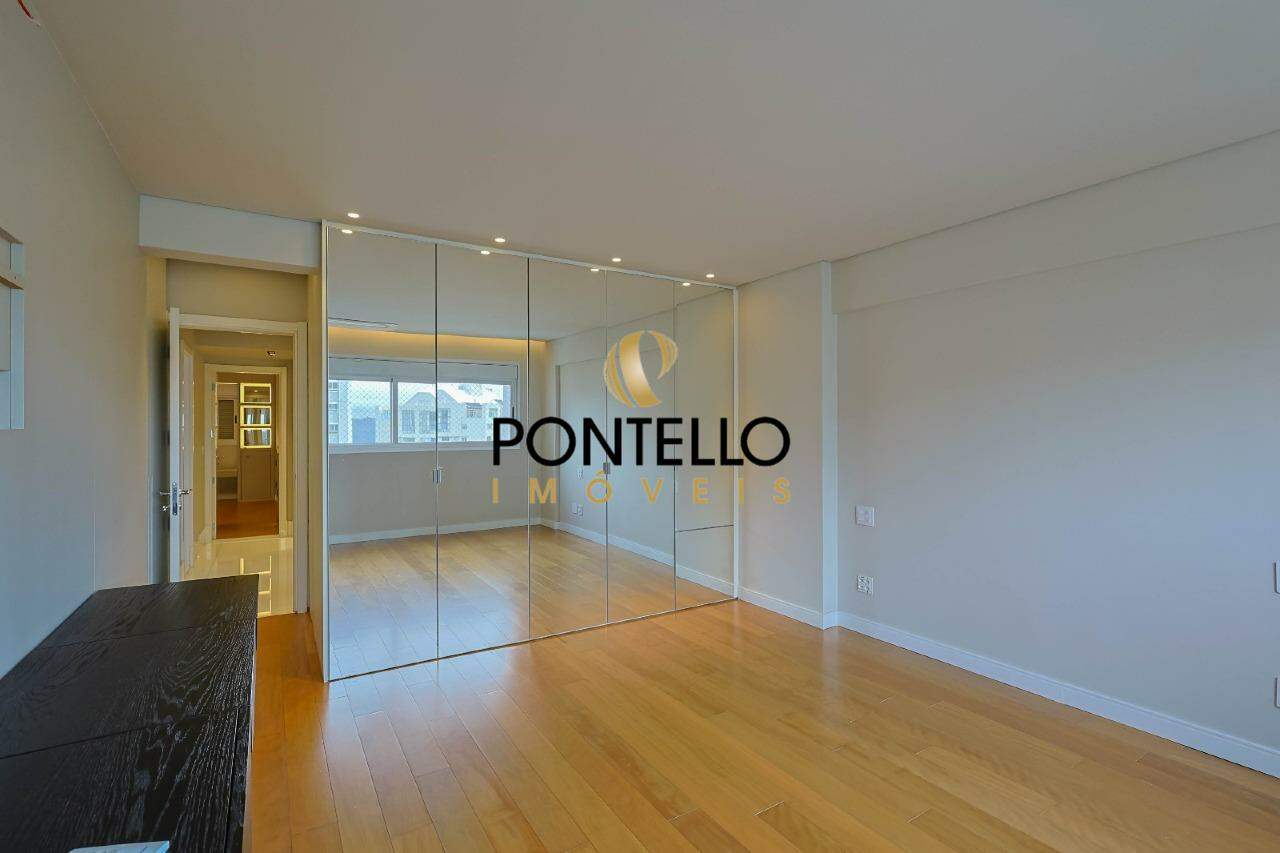 Apartamento para alugar com 3 quartos, 260m² - Foto 15