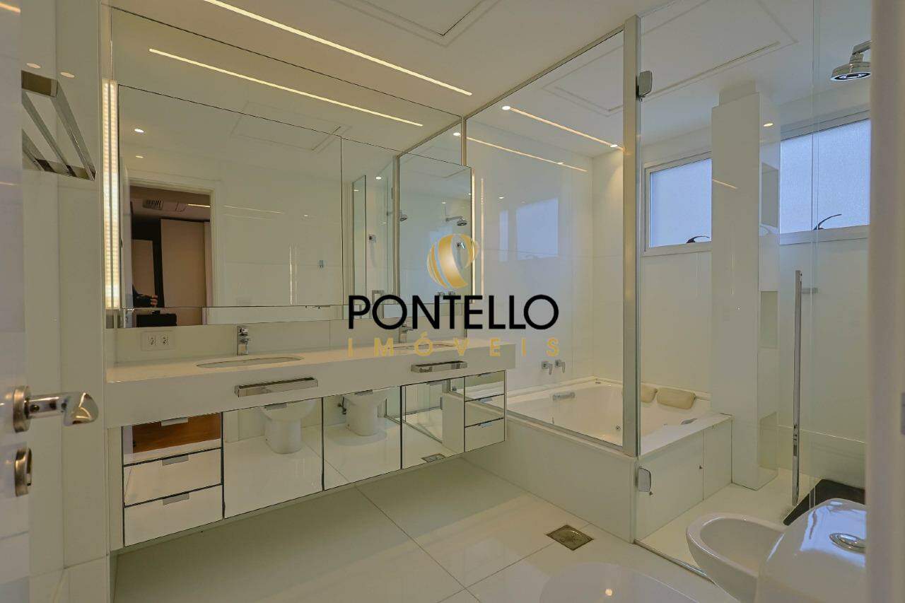 Apartamento para alugar com 3 quartos, 260m² - Foto 16