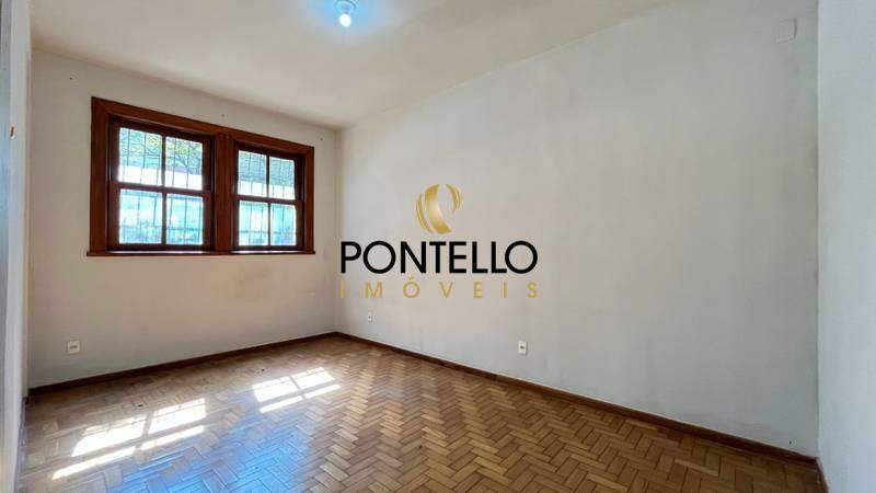 Casa à venda com 5 quartos, 185m² - Foto 1