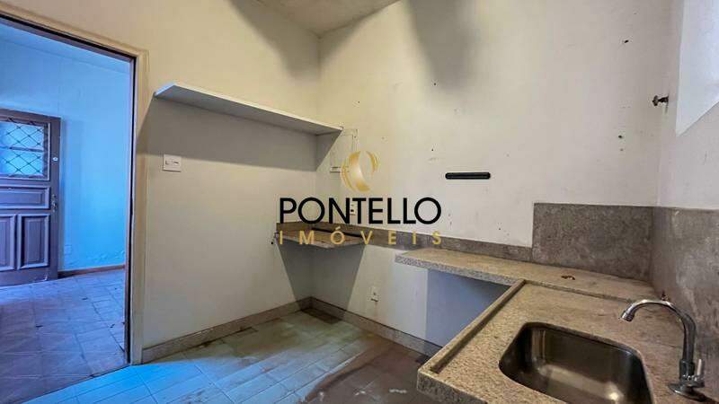 Casa à venda com 5 quartos, 185m² - Foto 12