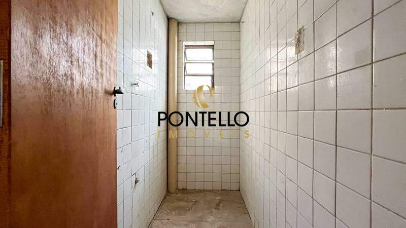 Casa à venda com 5 quartos, 185m² - Foto 13