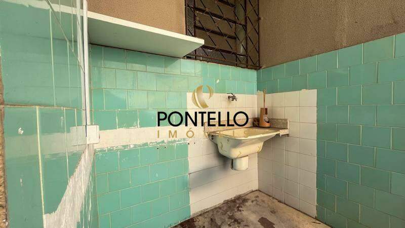 Casa à venda com 5 quartos, 185m² - Foto 15