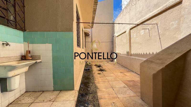 Casa à venda com 5 quartos, 185m² - Foto 16