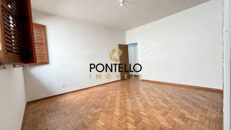Casa à venda com 5 quartos, 185m² - Foto 7