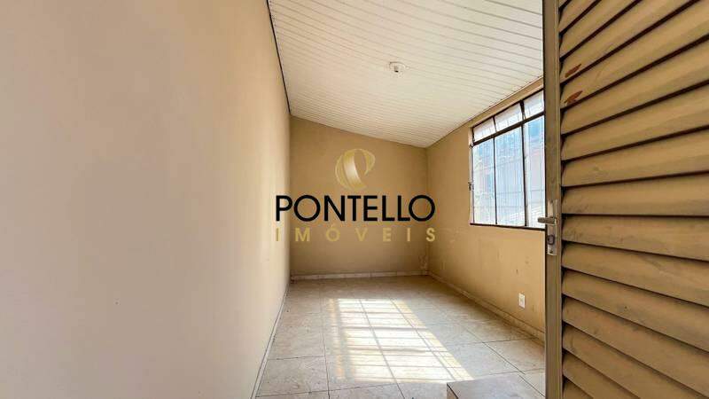 Casa à venda com 5 quartos, 185m² - Foto 9