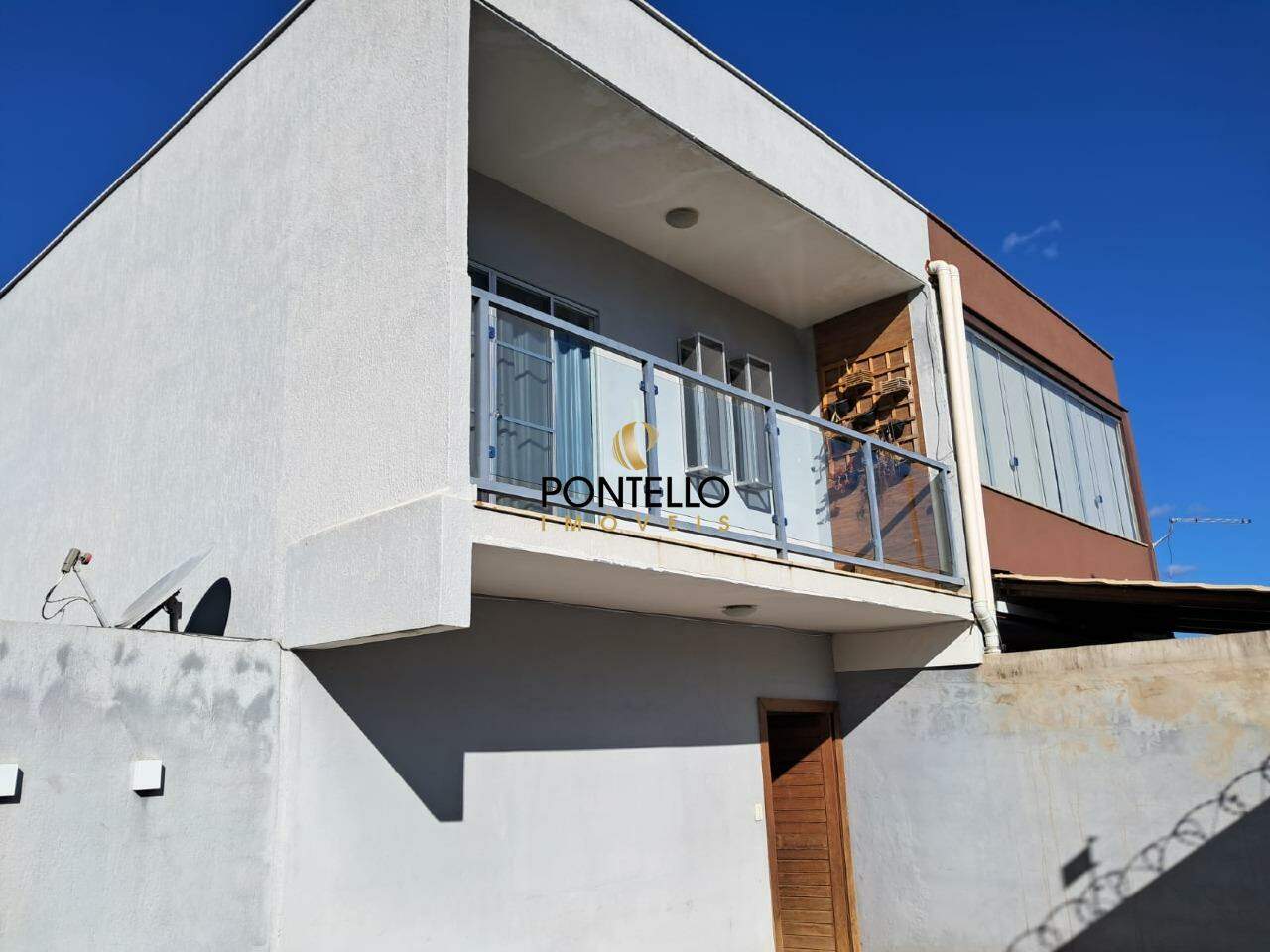 Casa à venda com 2 quartos, 110m² - Foto 2