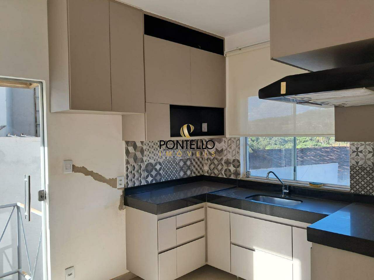 Casa à venda com 2 quartos, 110m² - Foto 9