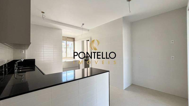 Apartamento à venda com 4 quartos, 136m² - Foto 1