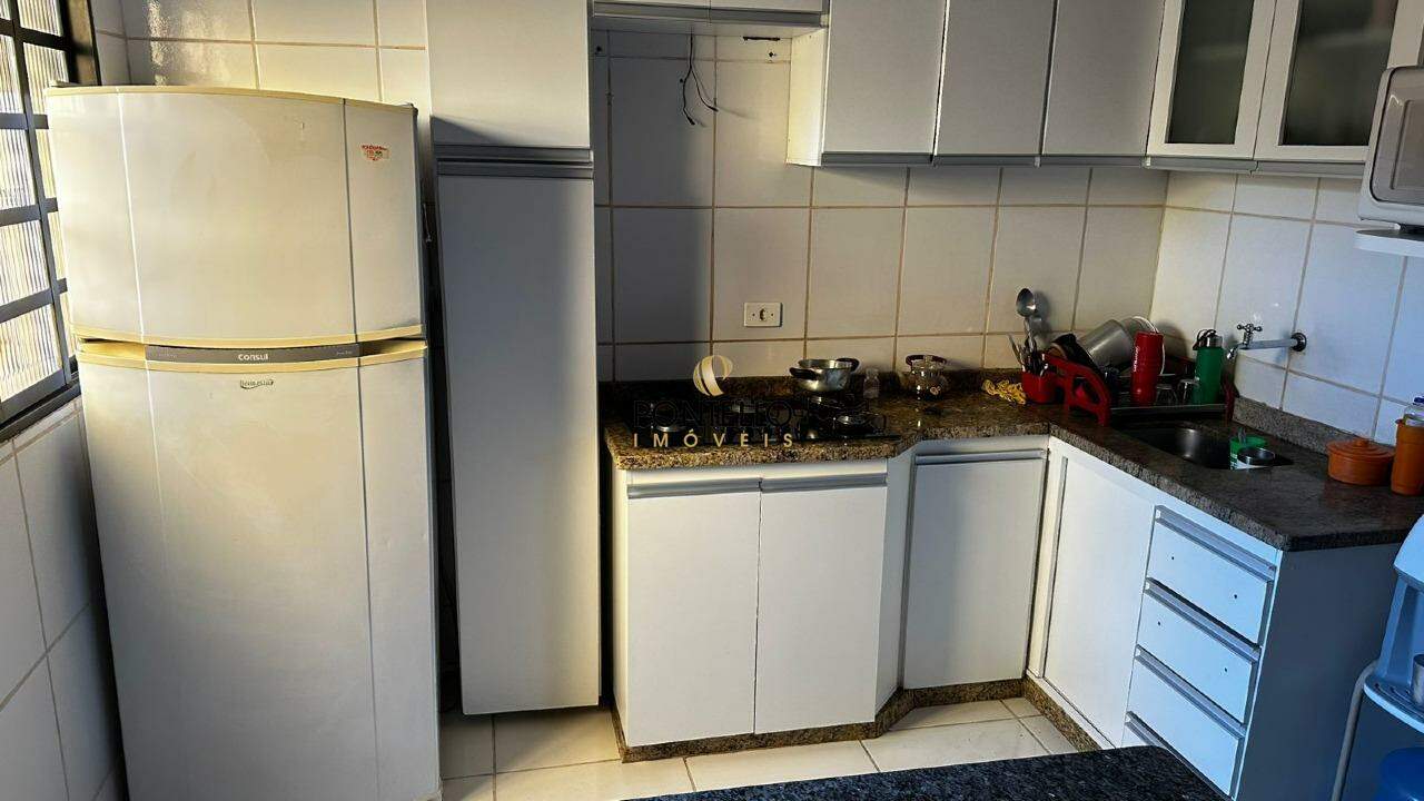 Casa à venda com 4 quartos, 163m² - Foto 5
