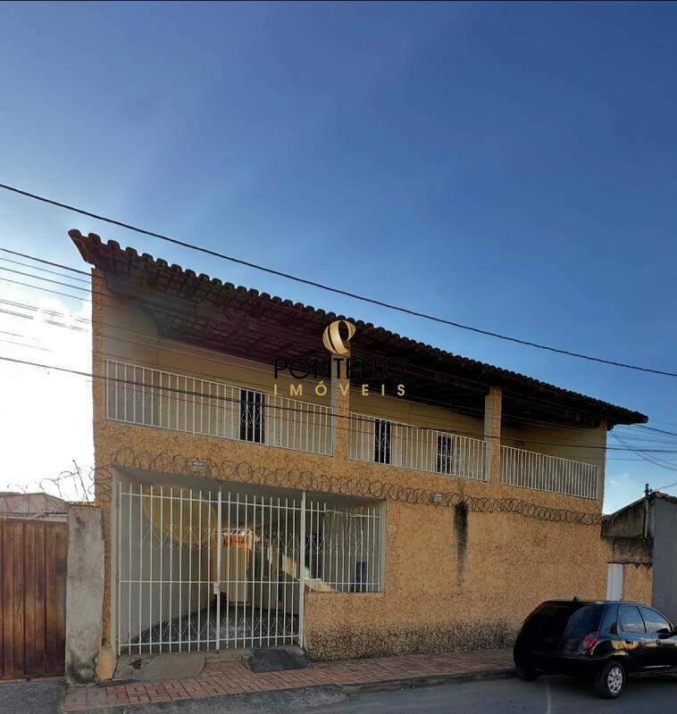 Casa à venda com 4 quartos, 163m² - Foto 1