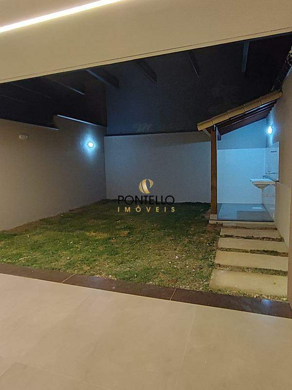 Casa à venda com 3 quartos, 178m² - Foto 14