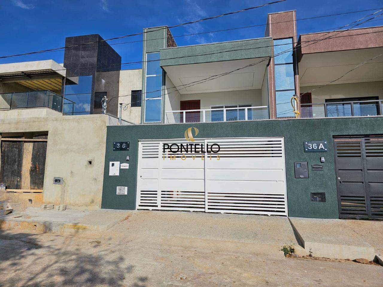 Casa à venda com 3 quartos, 178m² - Foto 1