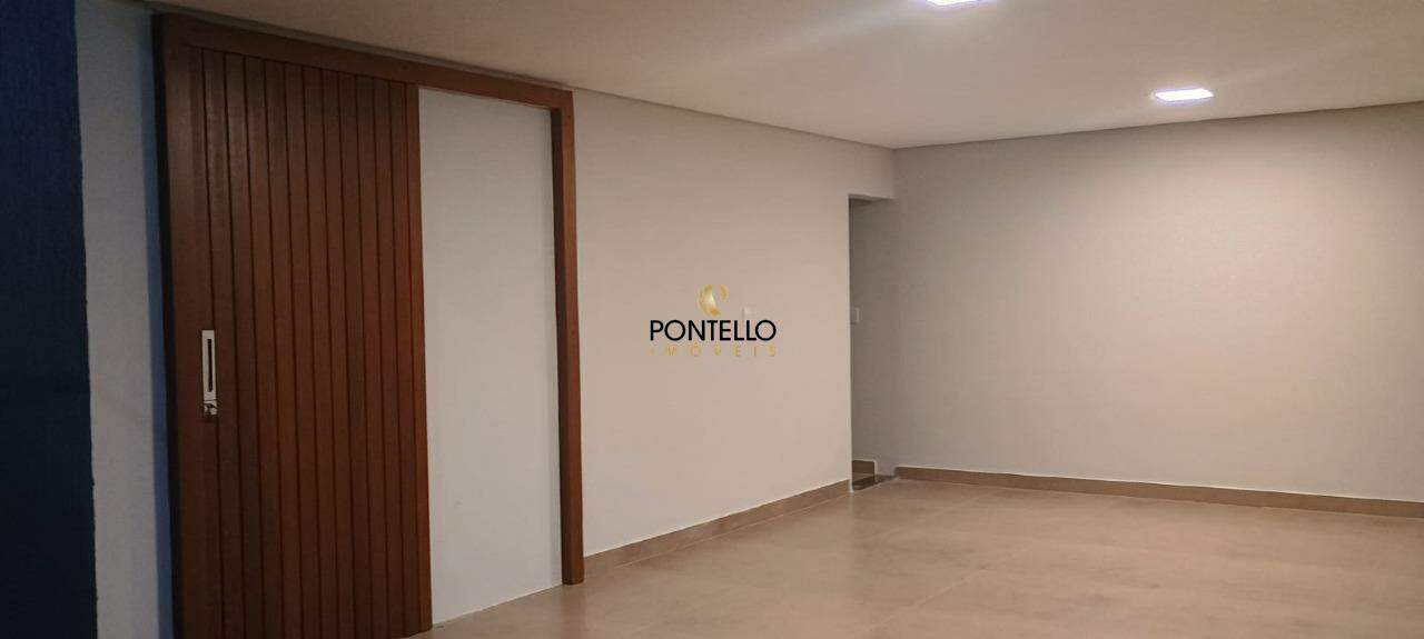 Casa à venda com 3 quartos, 178m² - Foto 2